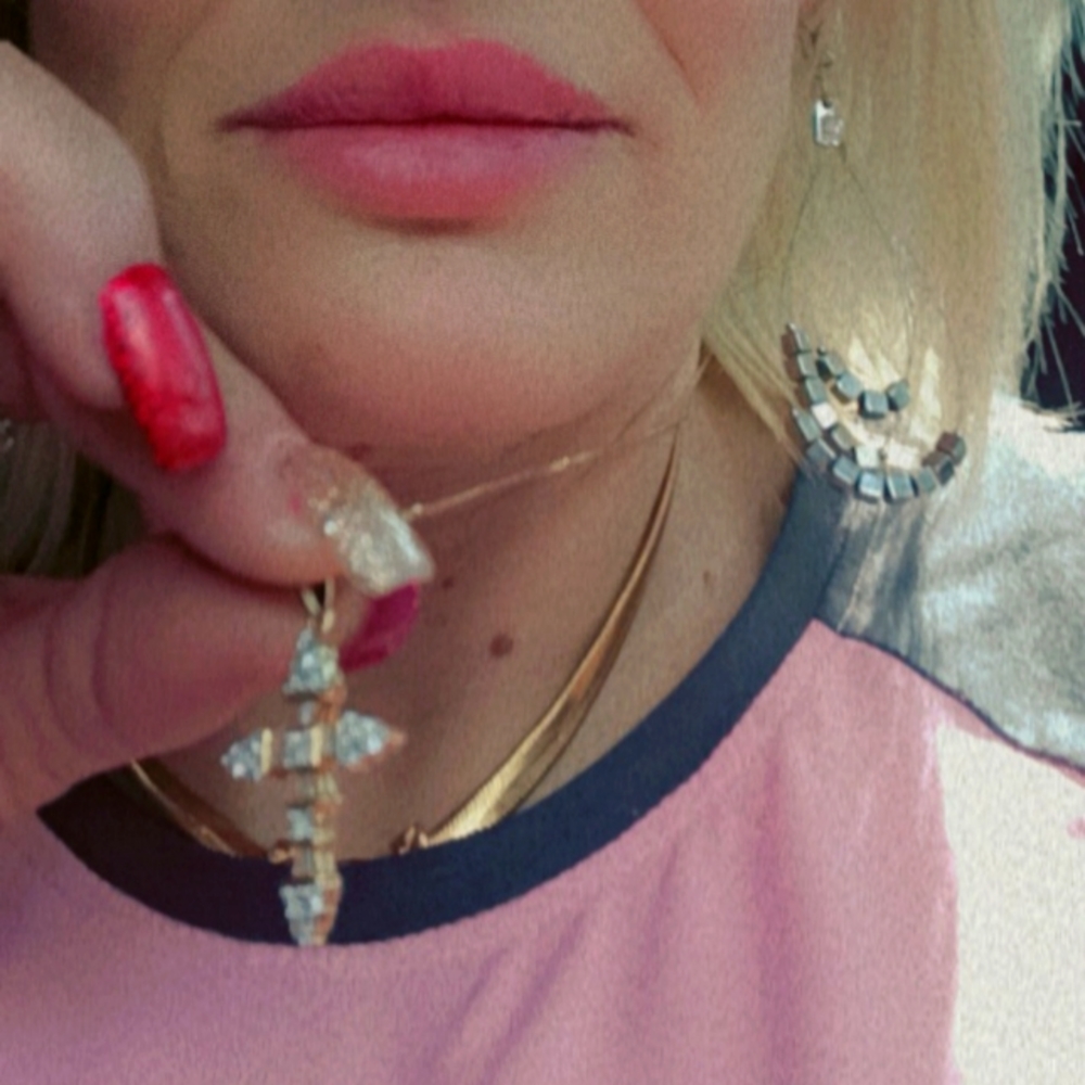 Pendant is 14k gold diamonds real.